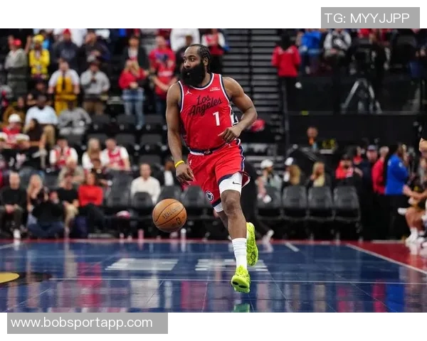 哈登得分25难救主快船战绩仅为2胜6负令人担忧 哈登得分25难救主快船战绩仅为2胜6负令人担忧