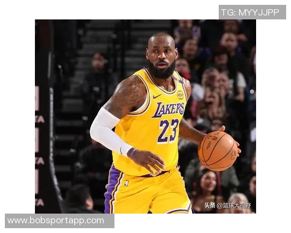 里夫斯赞詹姆斯乐观态度能增强自信心始终保持微笑从不显露低落情绪