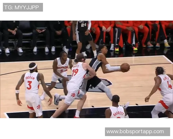 文班谈空中转身360上篮首次尝试未专门练习展现惊人天赋 文班谈空中转身360上篮首次尝试未专门练习展现惊人天赋