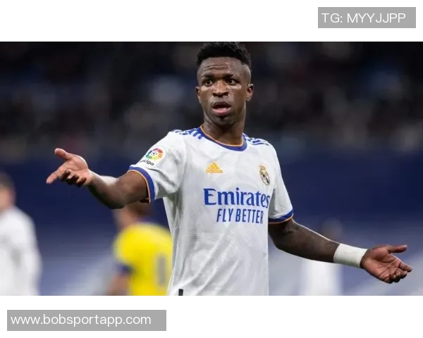 维尼修斯在伯纳乌主场再度获胜状态回暖期待持续表现出色